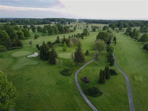 flying b golf course.